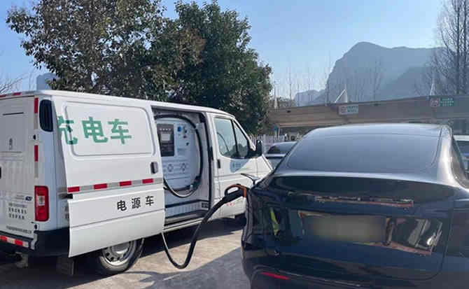 柳林汽车搭电