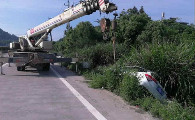 柳林重载吊车救援 柳林重载吊车救援